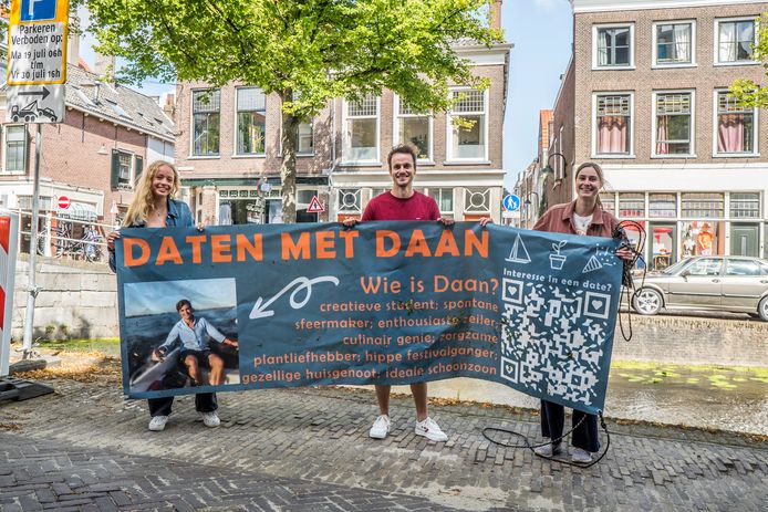 Wies, Stijn en Tess (vlnr), een aantal van Daans huisgenoten.