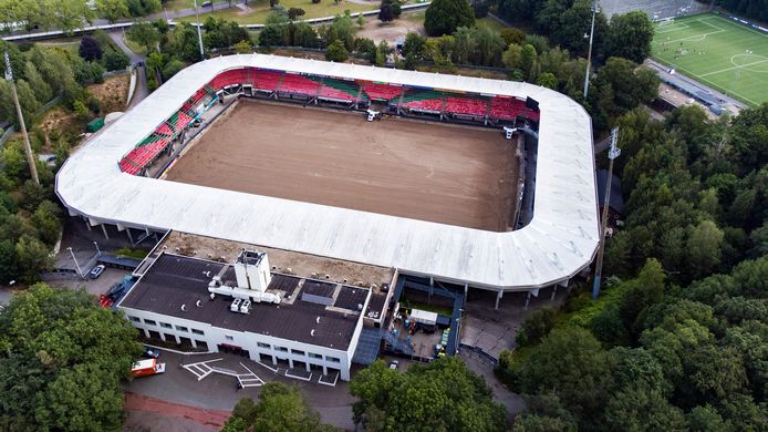 Zo ligt het veld in De Goffert er nu bij. De komende weken wordt het veld compleet vernieuwd.