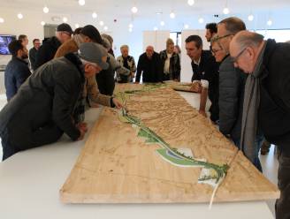 Ronsenaars kwamen in TIO3 kijken naar de maquette van de ring rond Ronse : “Er moet iets gebeuren, maar ik wil straks niet de hele dag vrachtwagens voor de deur”