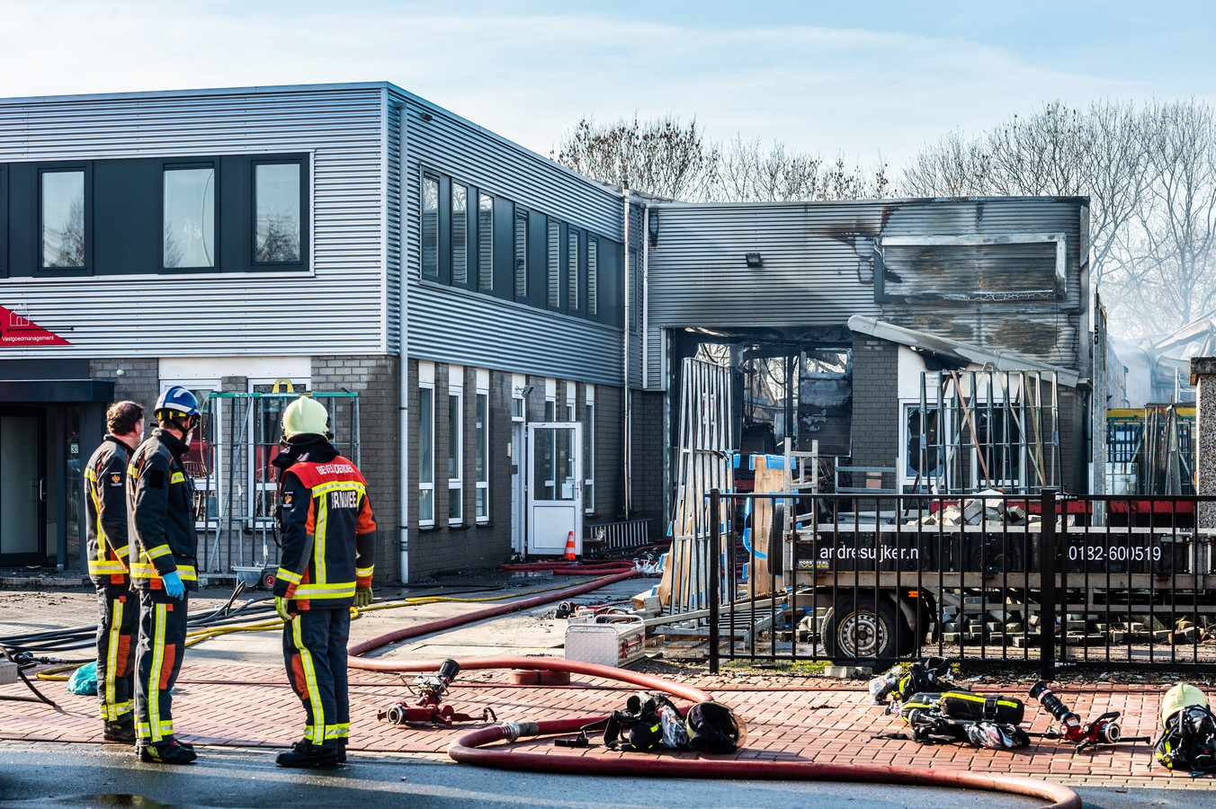 Brand in Stolwijk geen voetbal, groente wassen en spullen schoonmaken Foto AD.nl