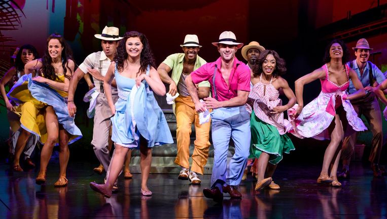 On Your Feet! is swingend, vlot, kleurrijk, komisch Beeld Roy Beusker 