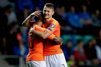 De Ligt meldt zich na kort nachtje bij Oranje: ‘Ik leer van de fouten die ik maak’
