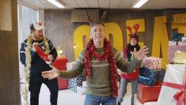 Heerlijk! Ann, Helmut en Dominique zingen 'Last Christmas'