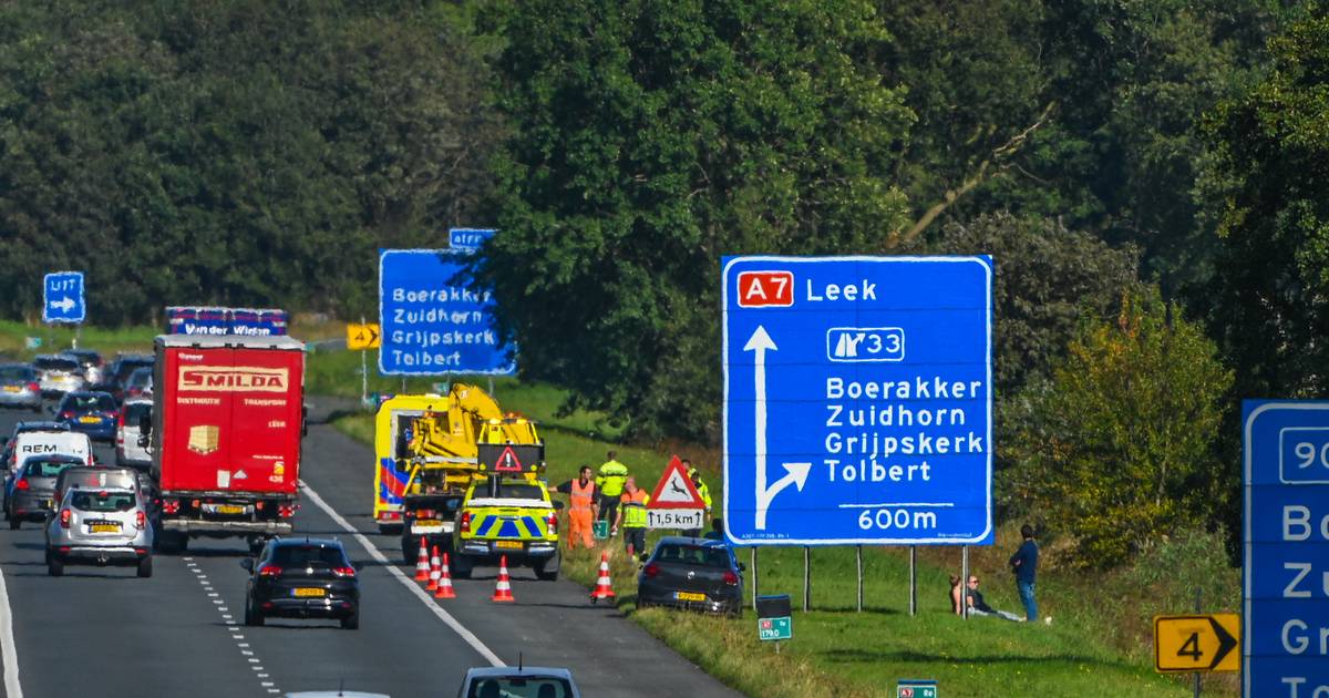 Kop-staartbotsing op A7 ter hoogte van afrit richting Boerakker en Niebert