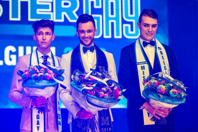 Mister Gay Belgium 2018 (midden) en de mannen die de titel nét niet haalden.