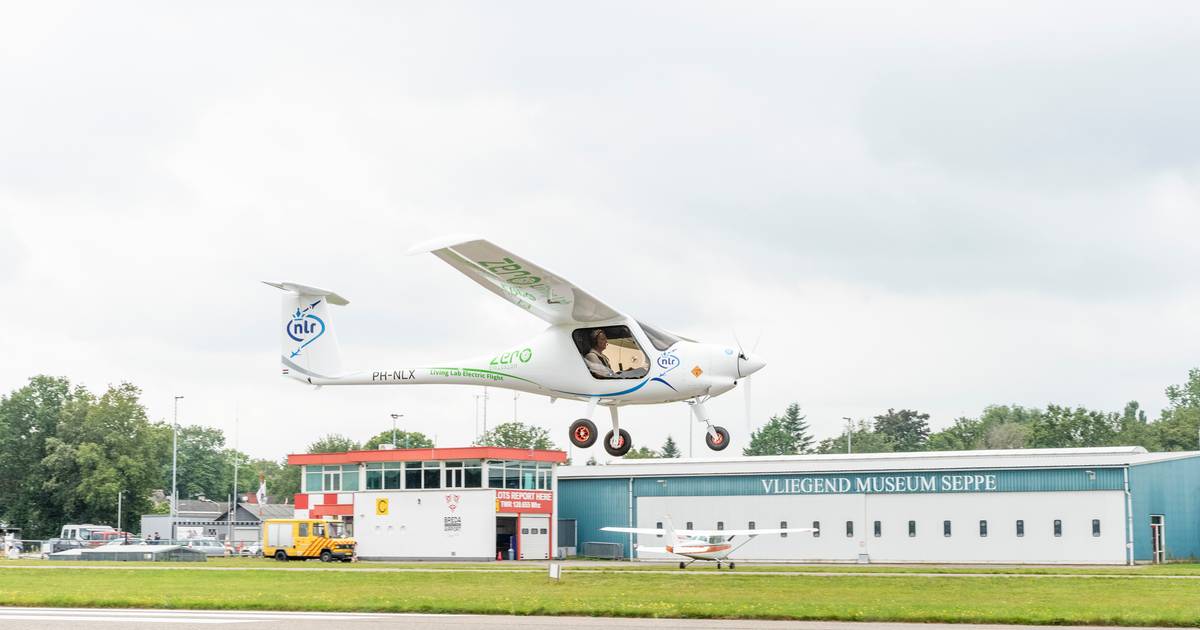 Draaien regiment Doctor in de filosofie Eerste elektrische vliegtuig doet Breda Airport/Seppe aan: 'Die hoorden we  niet aankomen' | Roosendaal | bndestem.nl