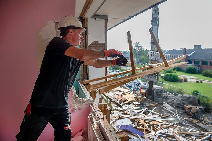 De sloop van De Gentiaan is in volle gang.