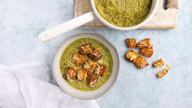 Wat Eten We Vandaag: Courgette-broccolisoep met en oude kaas-knoflookcroutons