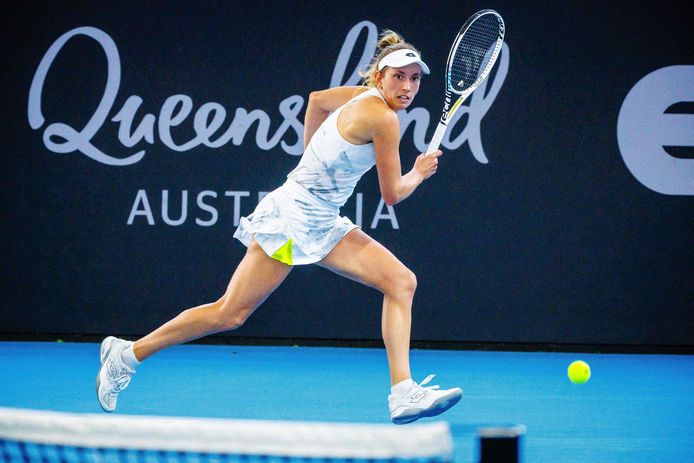 Elise Mertens krijgt bolwassing en gaat in Brisbane kansloos onderuit