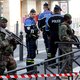 Man steekt twee mensen dood in Marseille, "mogelijk met terroristisch motief"