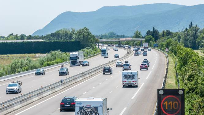 Met de auto op vakantie? Dit zijn de opvallendste verkeersregels in het buitenland