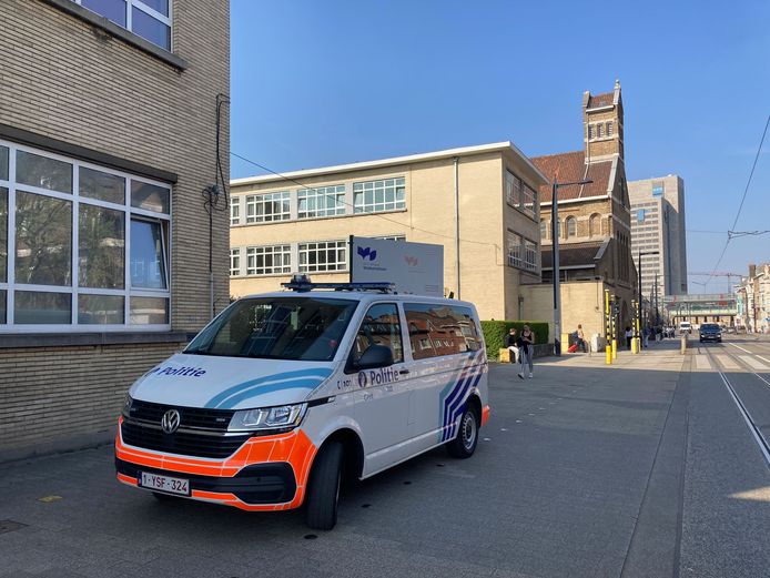 Vrijdagnamiddag werd er brand gesticht in een toilet op de school