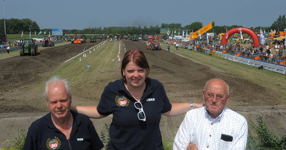 Boeren, burgers en toeristen genieten volop van 30e Trekkertrek in Aagtekerke