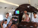 Ronaldo en Georgina in de Gulfstream G200-jet met baby Bella Esmeralda, Mateo (l), Eva, Alana Martina en Cristiano Jr.