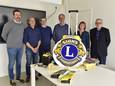 Lionsclub Geraardsbergen doneert grote hoeveelheid nuttig werkmateriaal aan het GO! atheneum Geraardsbergen.