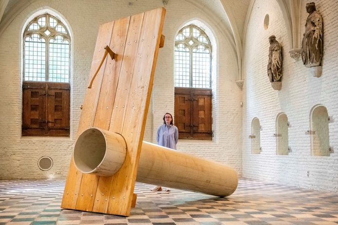 Expositie van Jimmie Durham in 2020 in de Vleeshal in Middelburg.