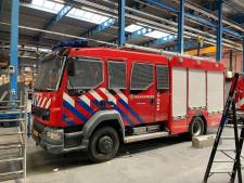 Tralies voor ramen op brandweerwagen: ‘Belangrijkste is dat we ons personeel kunnen beschermen’