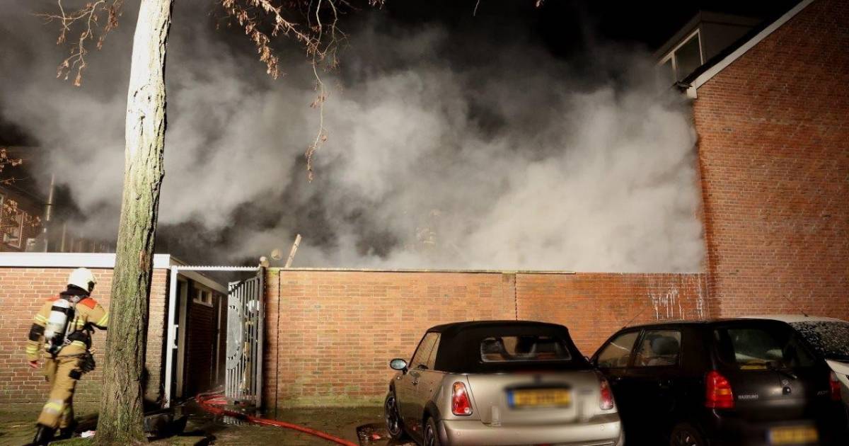 Schade aan woning in Den Bosch na brand, politie onderzoekt de zaak vanwege mogelijke brandstichting.