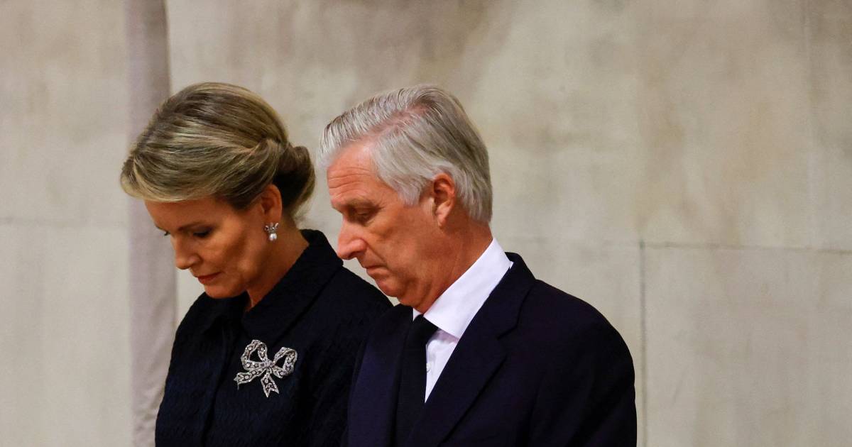 Filippo, Matilde e capi stranieri si inchinano a Elisabetta II: ‘Aveva soprattutto senso del servizio’ |  La morte della regina Elisabetta II