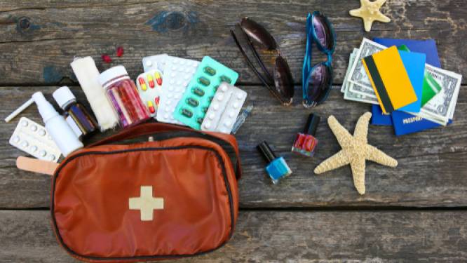 Mogen slaapmiddeltjes mee op het vliegtuig? En geldt mijn doktersvoorschrift ook in Spanje? Dit moet je weten over medicatie op reis
