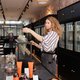 Voor de haar- en huidproducten van Oway grazen de ezels in Bologna