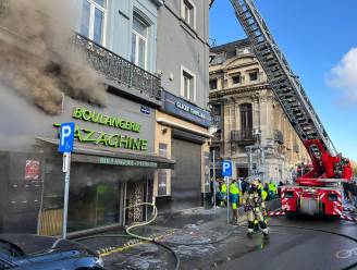 Drie personen gered uit kelderbrand onder bakkerij