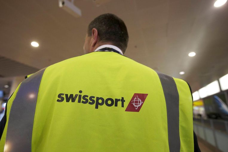 Bij bagageafhandelaar Swissport vrezen ze in de klappen te moeten delen door de herorganisatie bij Brussels Airlines.  Beeld belga