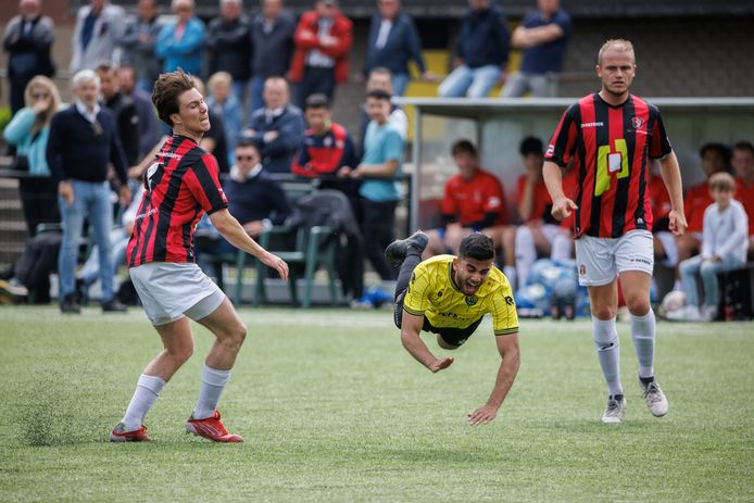 Nishant Jagernath wordt gevloerd.