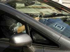 Une quarantaine de taximen piège un chauffeur Uber à Uccle
