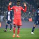 Bayern wint op veld van PSG en doet uitstekende zaak, twee goals van invaller Mbappé afgekeurd
