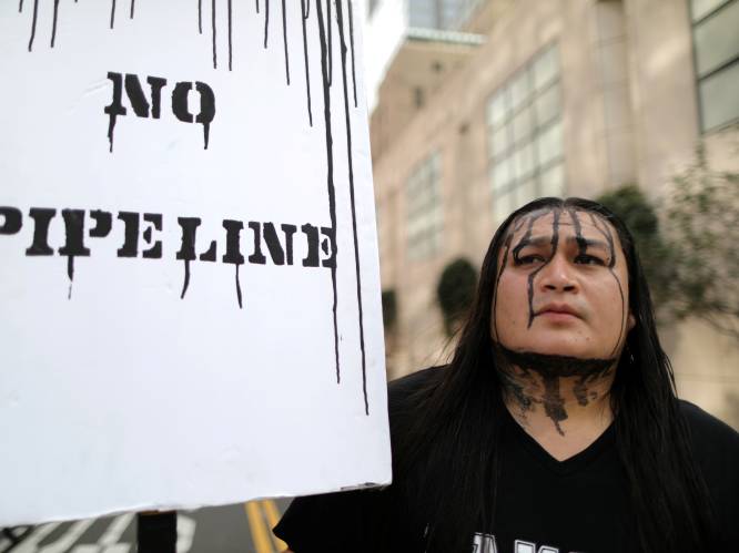 Amerikaanse rechter geeft inheemse bevolking gelijk en verplicht sluiting van omstreden pijplijn