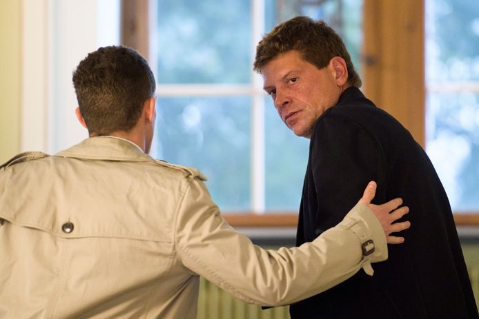 Jan Ullrich (r) met zijn advocaat in 2017