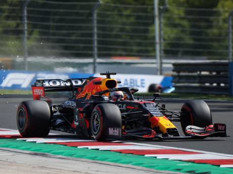 Mopperende Verstappen achter Bottas en Hamilton in Hongaarse hitte