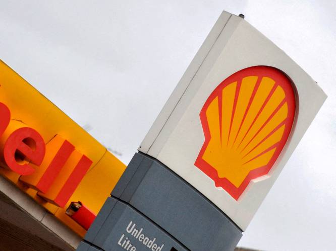Milieuorganisaties: Shell negeert klimaatvonnis met investeringen in olie en gas