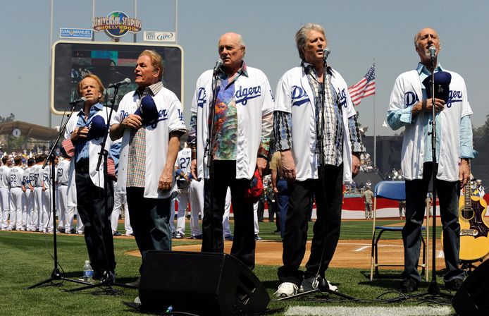 The Beach Boys, van links naar rechts: Al Jardine  Mike Love, Bruce Johnston, Brian Wilson en David Marks.