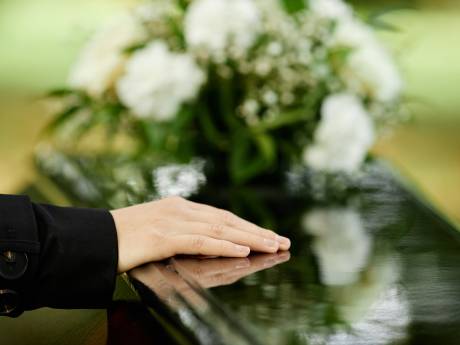 Een ‘heel normale crematie’ kost zo 5000 tot 6000 euro: ‘Bepaal van tevoren een budget’
