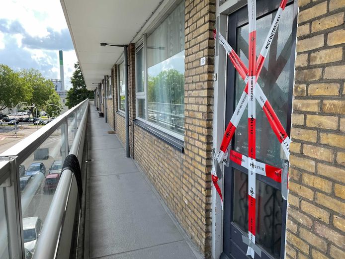 De burgemeester van Zwijndrecht heeft de woning in de Kapitein Horsmanflat laten sluiten.
