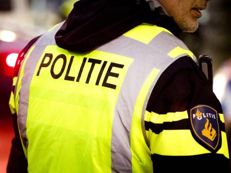 Politie vindt na melding nepvuurwapens op school Maastricht, twee scholieren aangehouden
