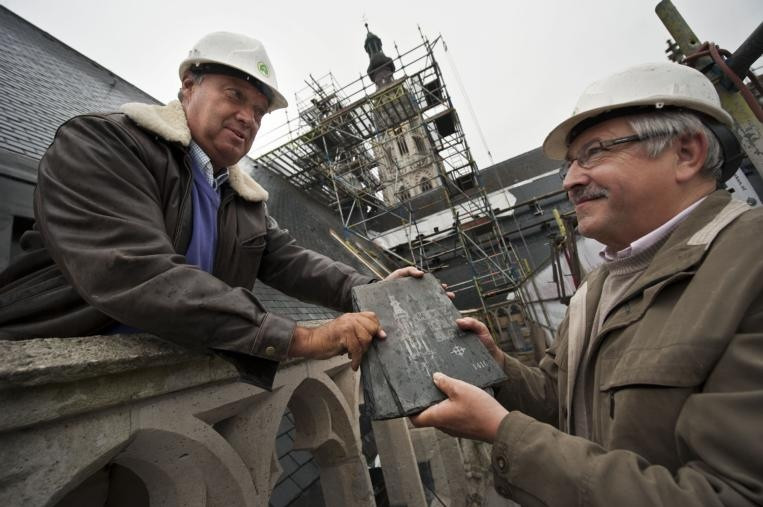 Leien Van Pancratius Kerk In Diever Gaan In De Verkoop Om Bij Te Dragen