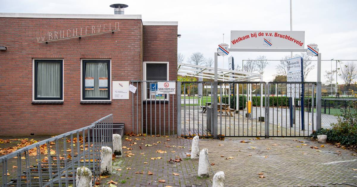 Voetbalclub Bruchterveld gooit sportpark dicht na coronabesmettingen: ‘Klap voor ons’