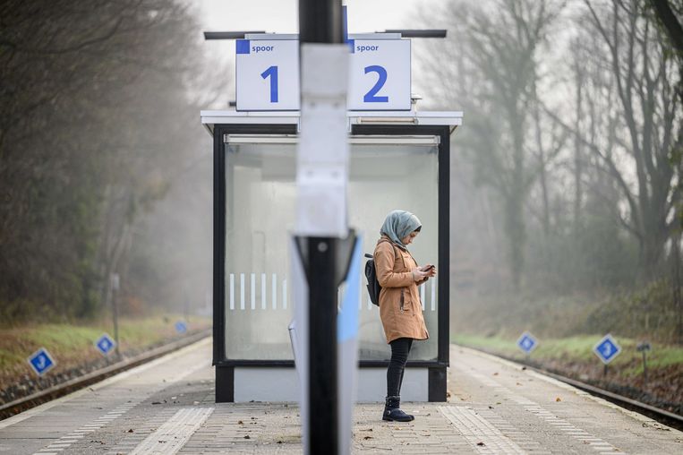 Een leeg station van Delden vanmorgen tijdens een staking van het streekvervoer en regionaal vervoer.  Beeld ANP