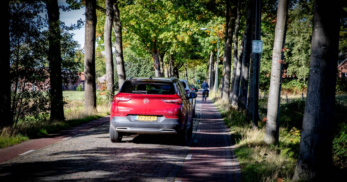 Hulselnaren willen ook veilig wandelen | Kempen | ed.nl - Eindhovens Dagblad