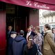 Koningspaar bezoekt café aanslagen Parijs