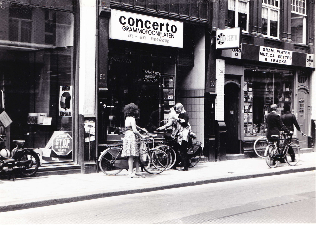 De gevel van Concerto in 1974. Tegenwoordig neemt de zaak in de Utrechtsestraat de huisnummers 52 t/m 60 in beslag. Beeld Archief Concerto