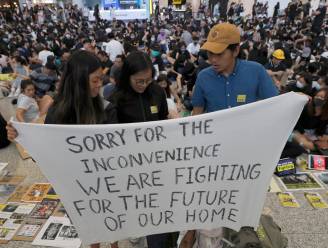Opnieuw protest in Hong Kong: honderden demonstranten in aankomst- en vertrekhallen luchthaven