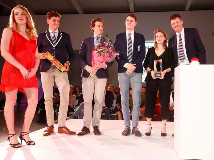 Roeiploeg Triton oude Vier is de Sportploeg van het jaar.