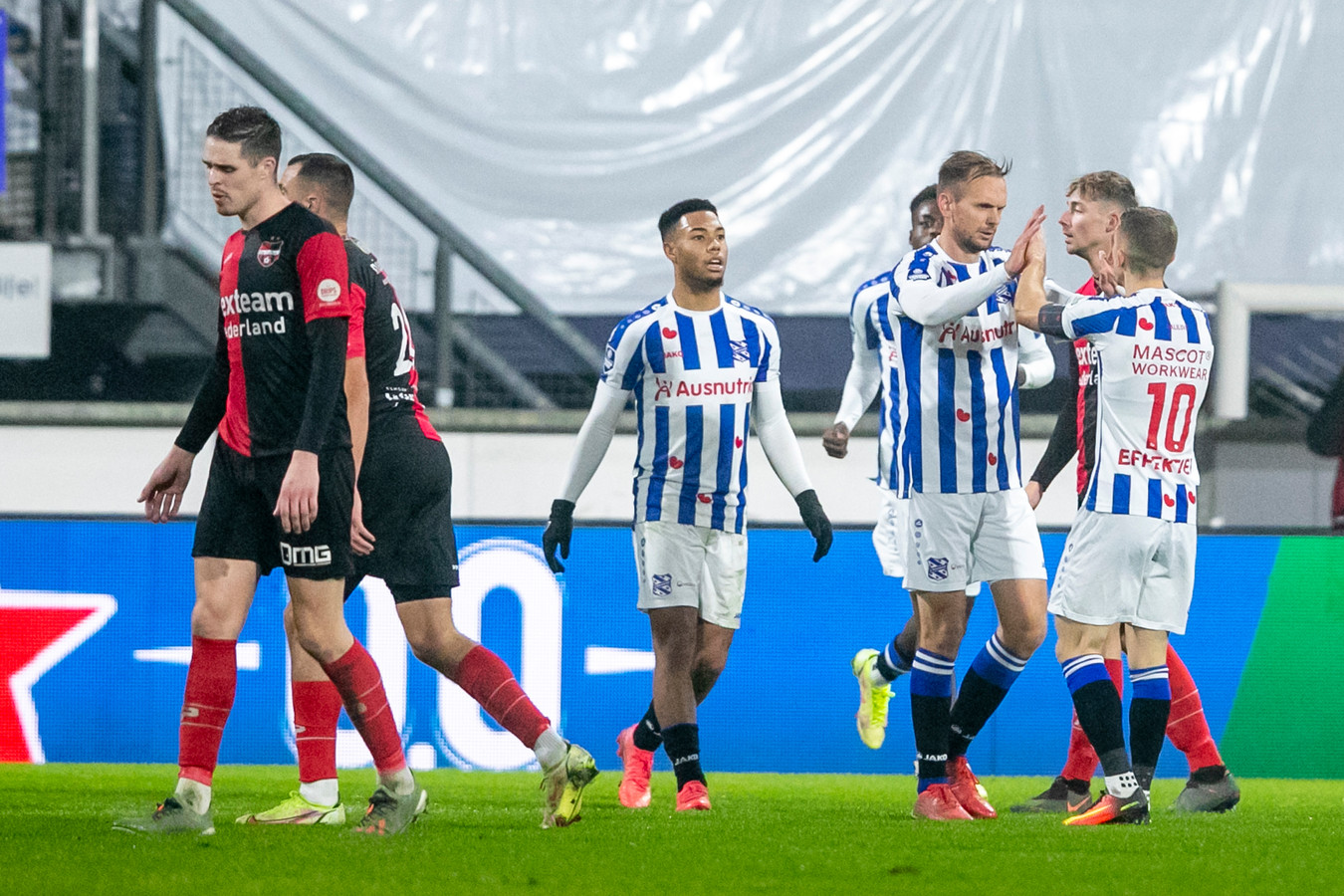 Siem de Jong heeft de ban gebroken voor Heerenveen.