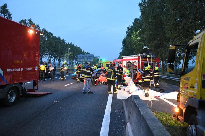 Het ongeval gebeurde op de A44 bij Nieuw-Vennep.