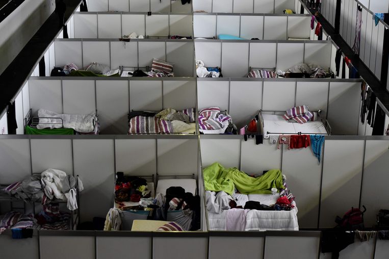 Een archieffoto van vorig jaar uit het vluchtelingencentrum in Tempelhof. Beeld AFP