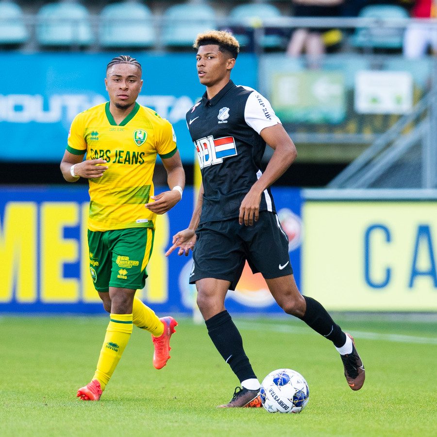 Nieuweling Charles-Andreas Brym maakte zondag zijn debuut voor FC Eindhoven